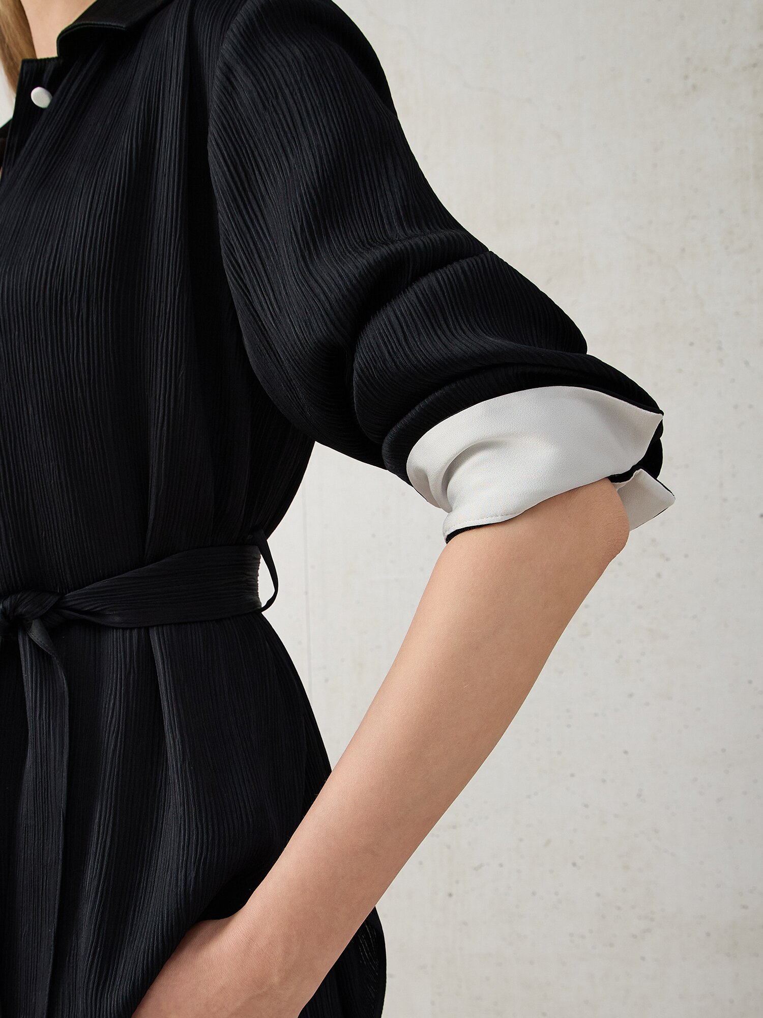 플리츠 스트랩 오버핏 블라우스 (DARK NAVY)