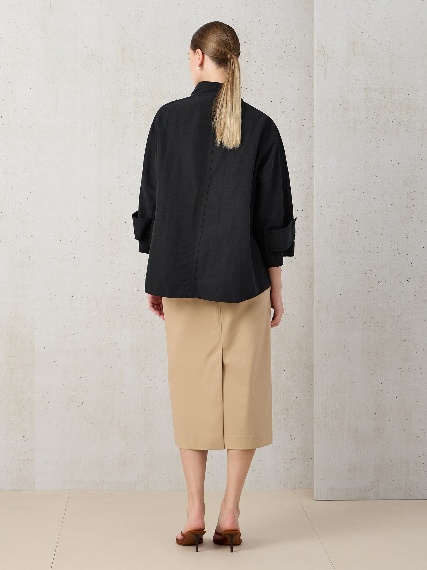 린넨 혼방 크롭 슬리브 점퍼 (BLACK)