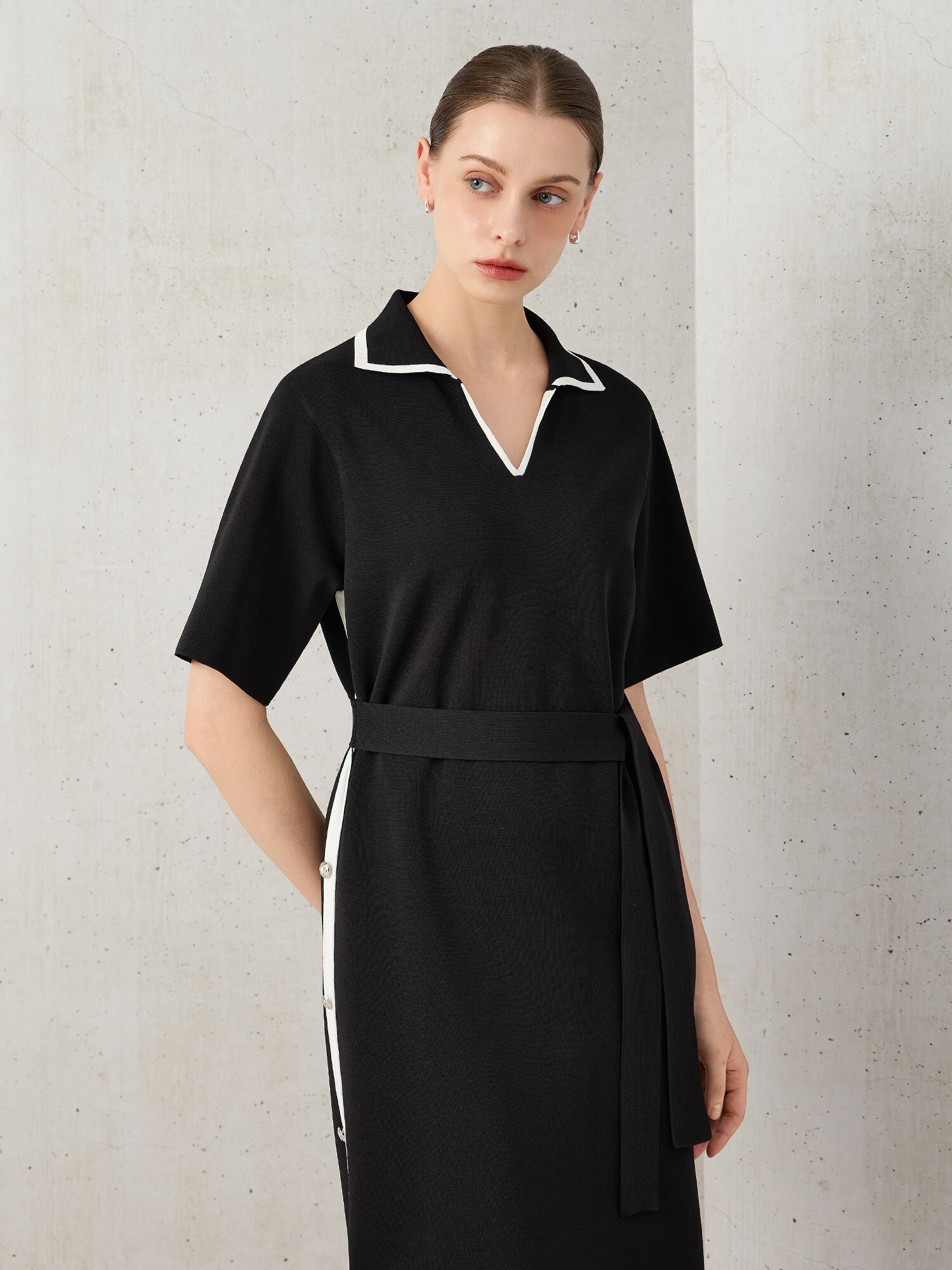 배색 오픈 카라 스트랩 롱 원피스 (BLACK)