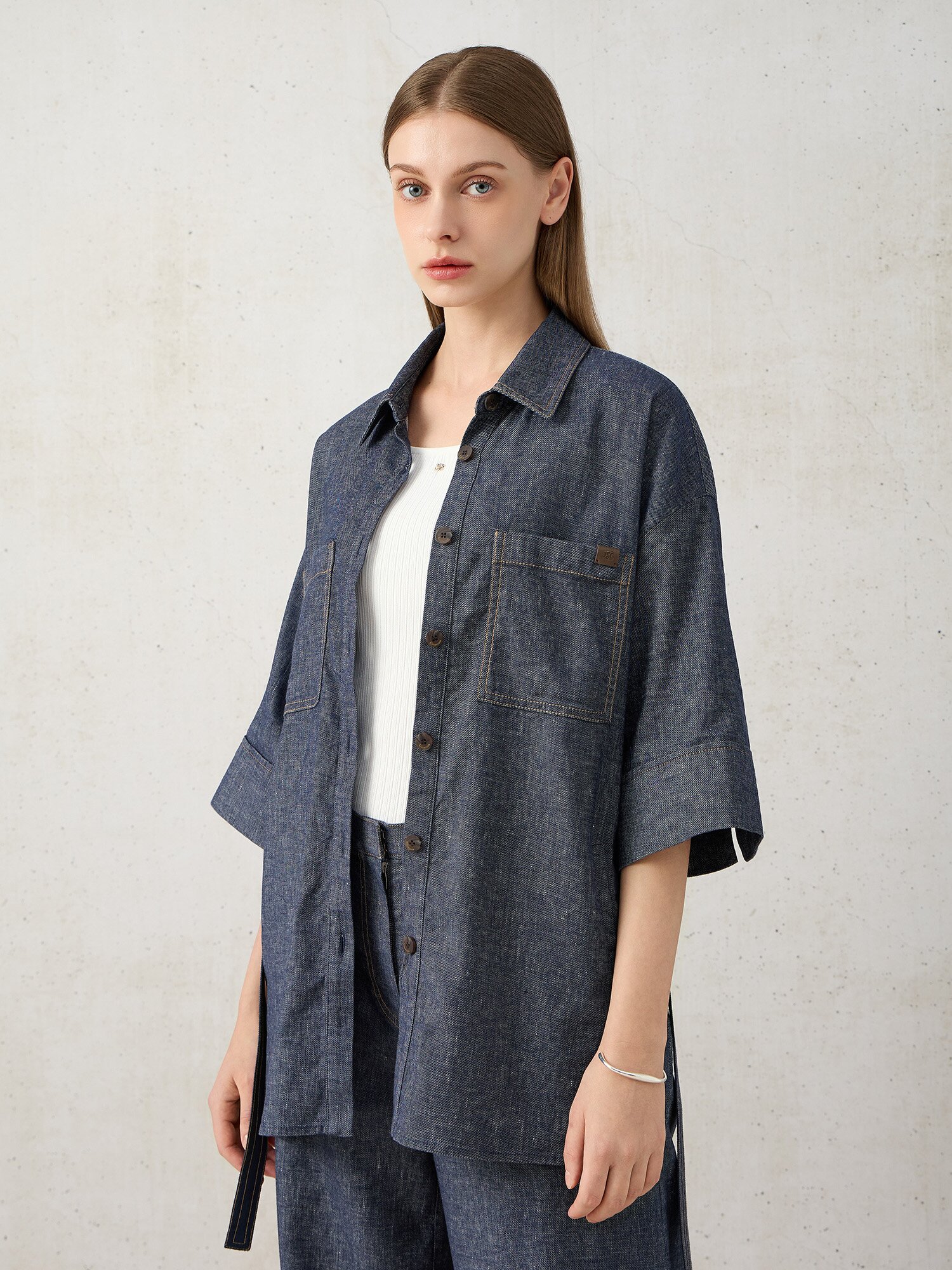 백 스트랩 데님 오버 블라우스 (BLUE)