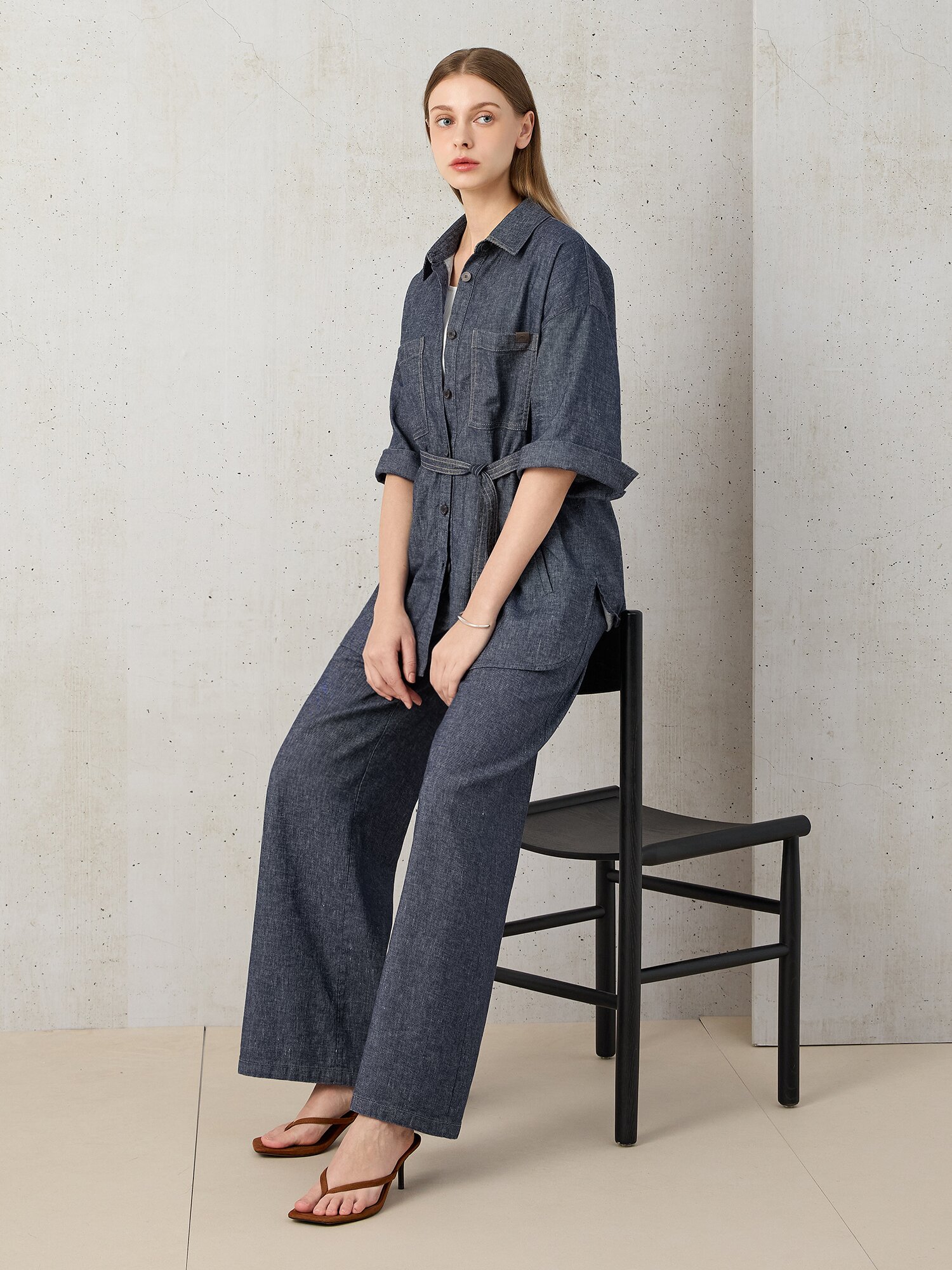 백 스트랩 데님 오버 블라우스 (BLUE)