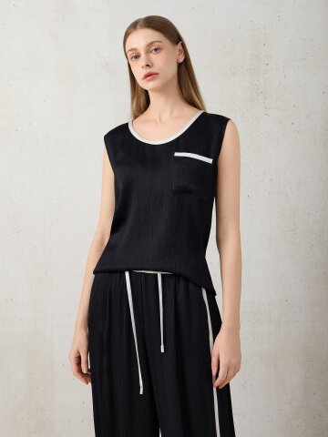 플리츠 라운드넥 슬리브리스 블라우스 