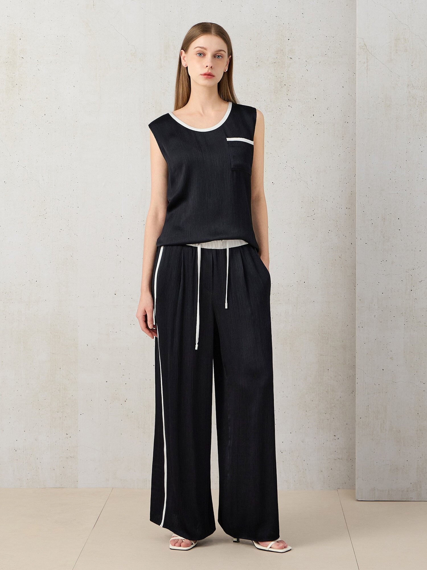 플리츠 배색 라인 와이드 밴딩 팬츠 (DARK NAVY)