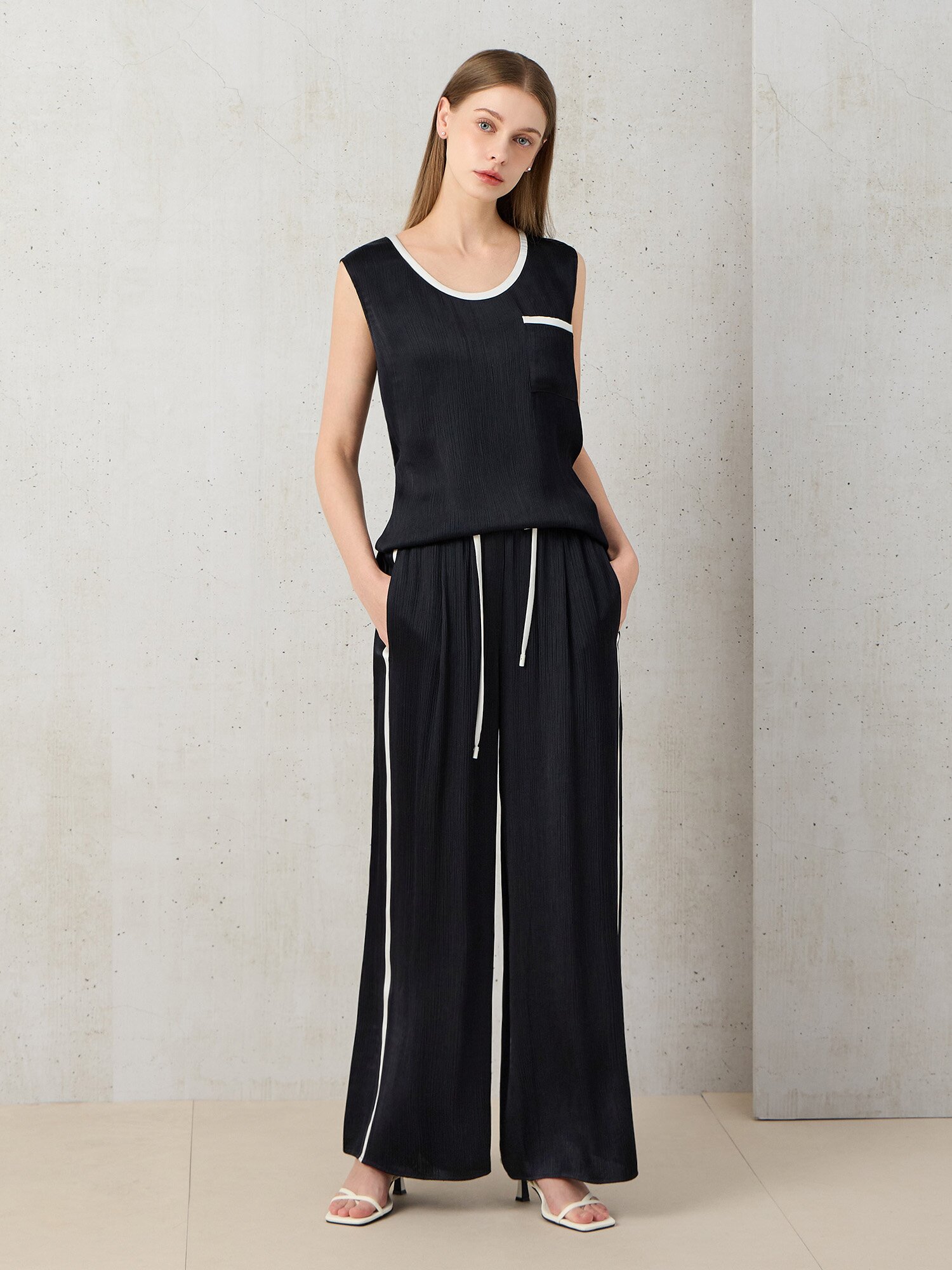 플리츠 배색 라인 와이드 밴딩 팬츠 (DARK NAVY)