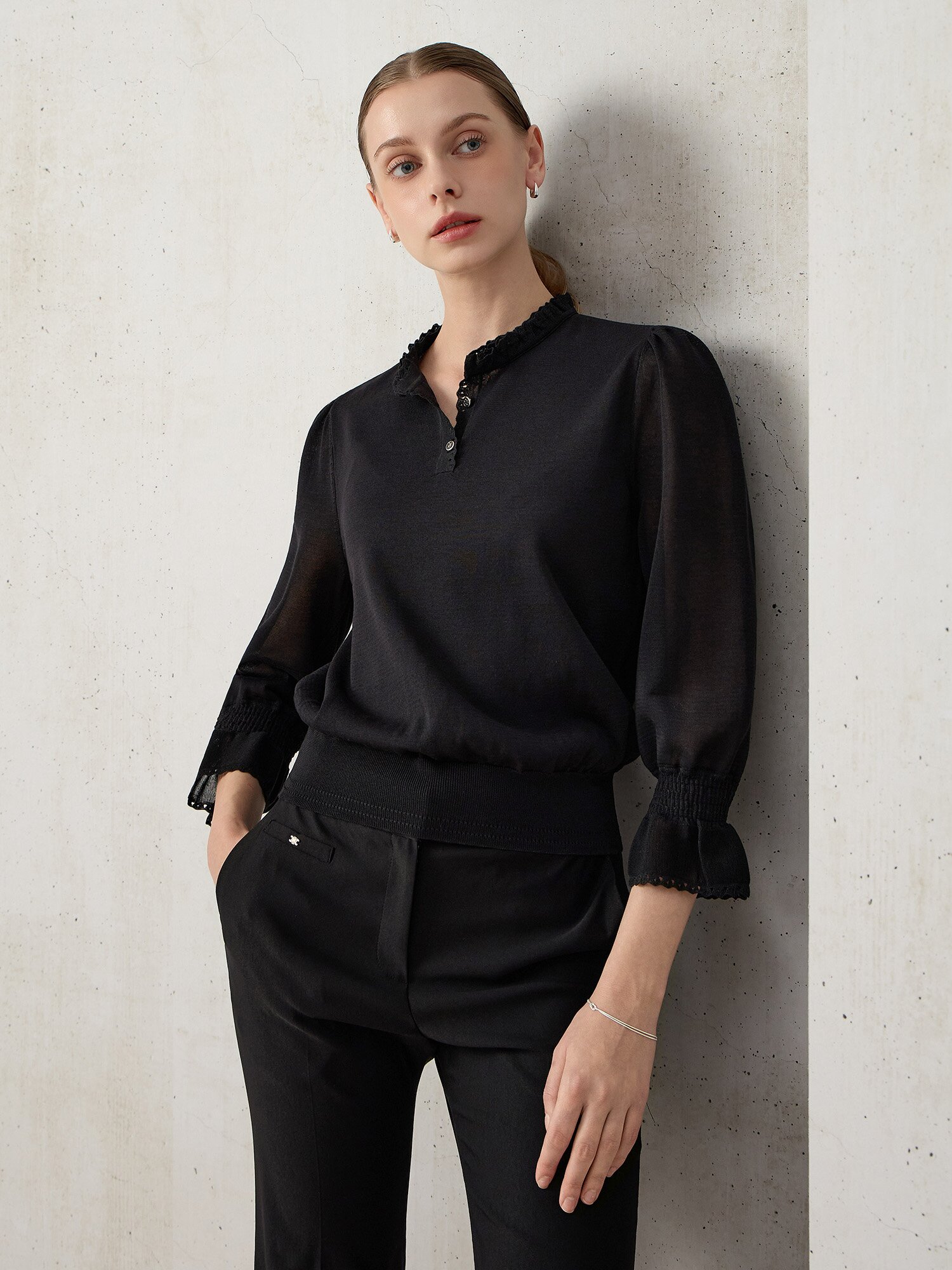 메시 프릴넥 벨 커프스 풀오버 (BLACK)