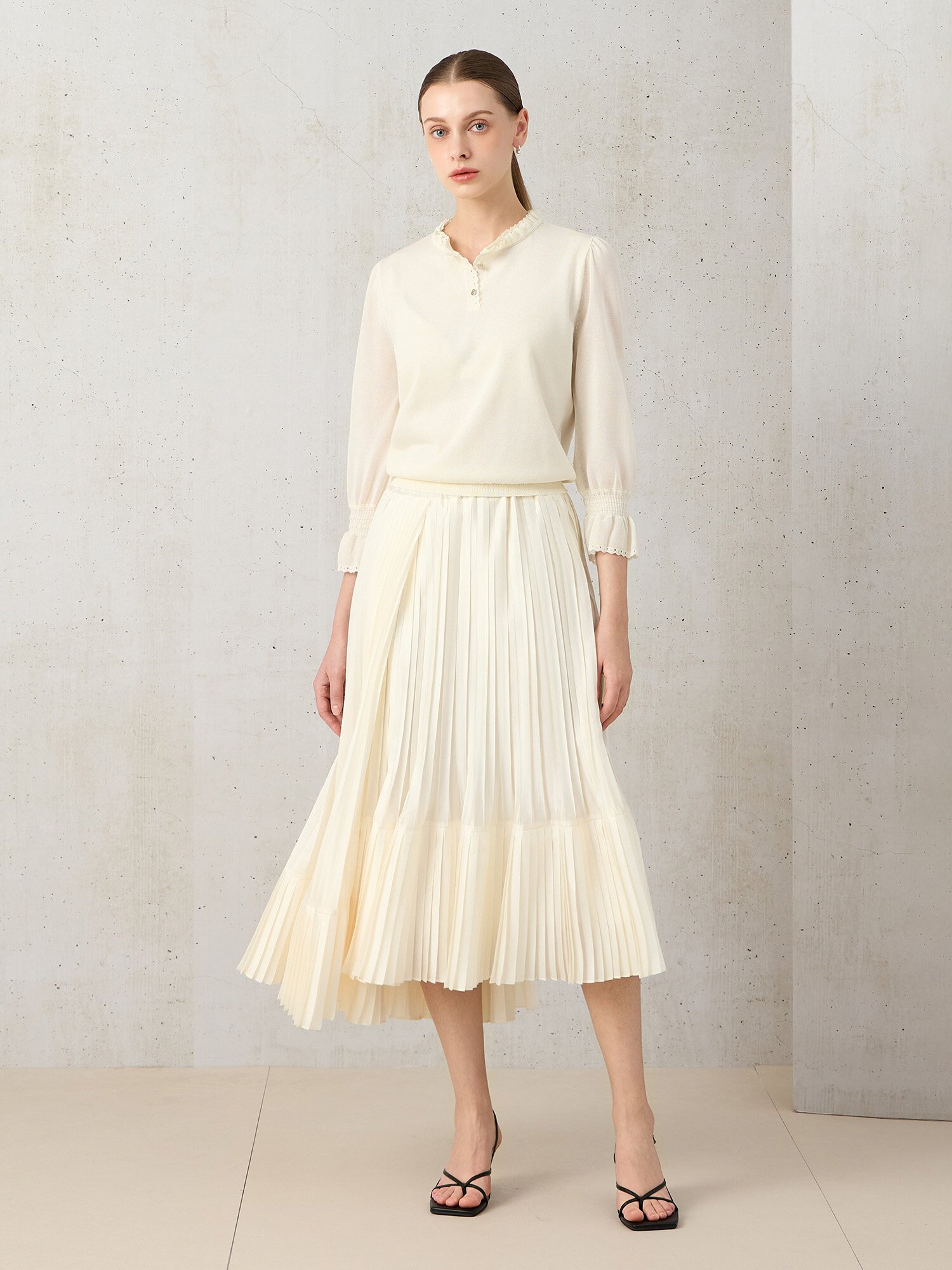 메시 프릴넥 벨 커프스 풀오버 (CREAM)