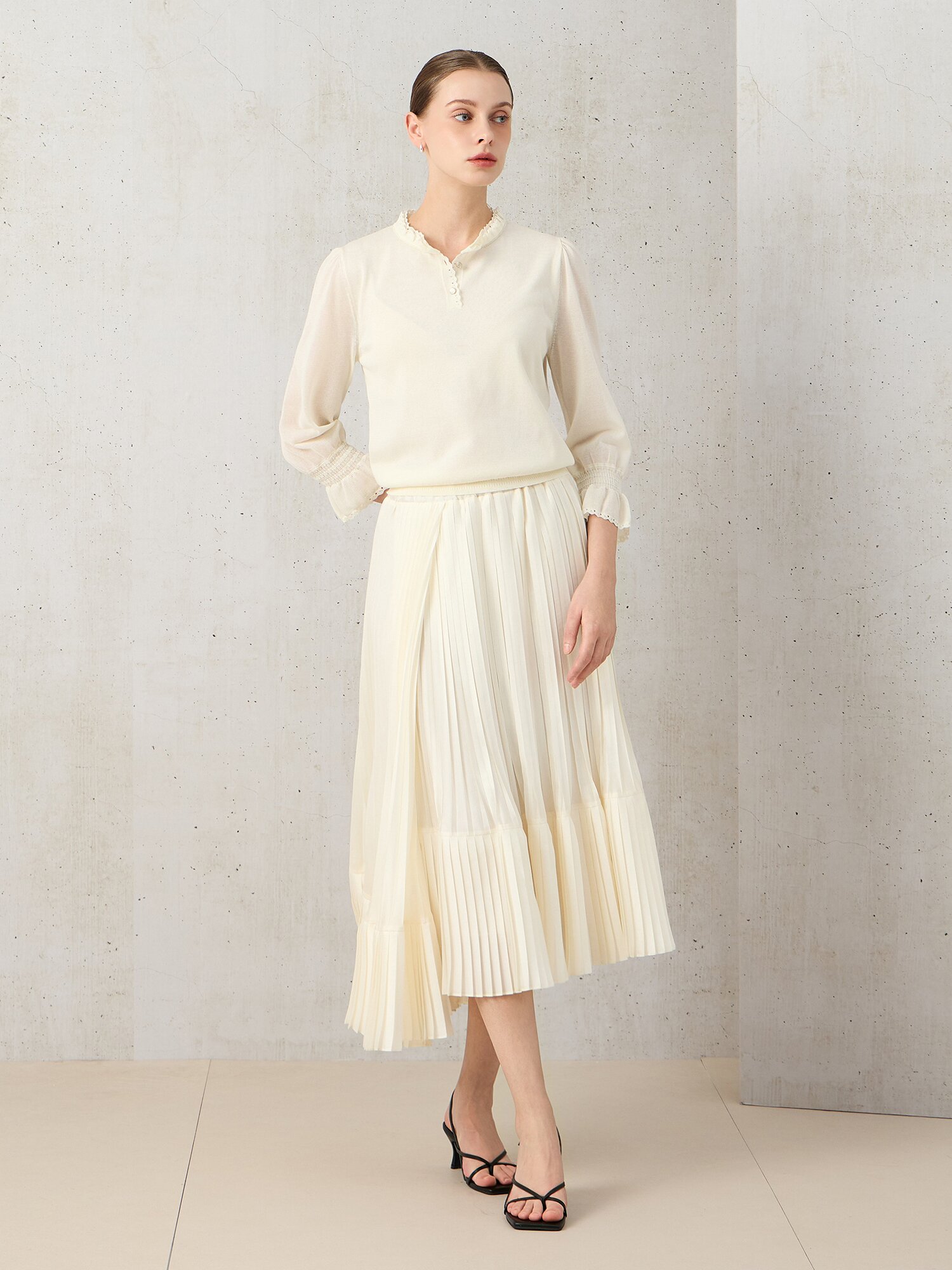 메시 프릴넥 벨 커프스 풀오버 (CREAM)