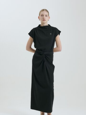 LU TEXTURED TUCK BLOUSE - BLACK