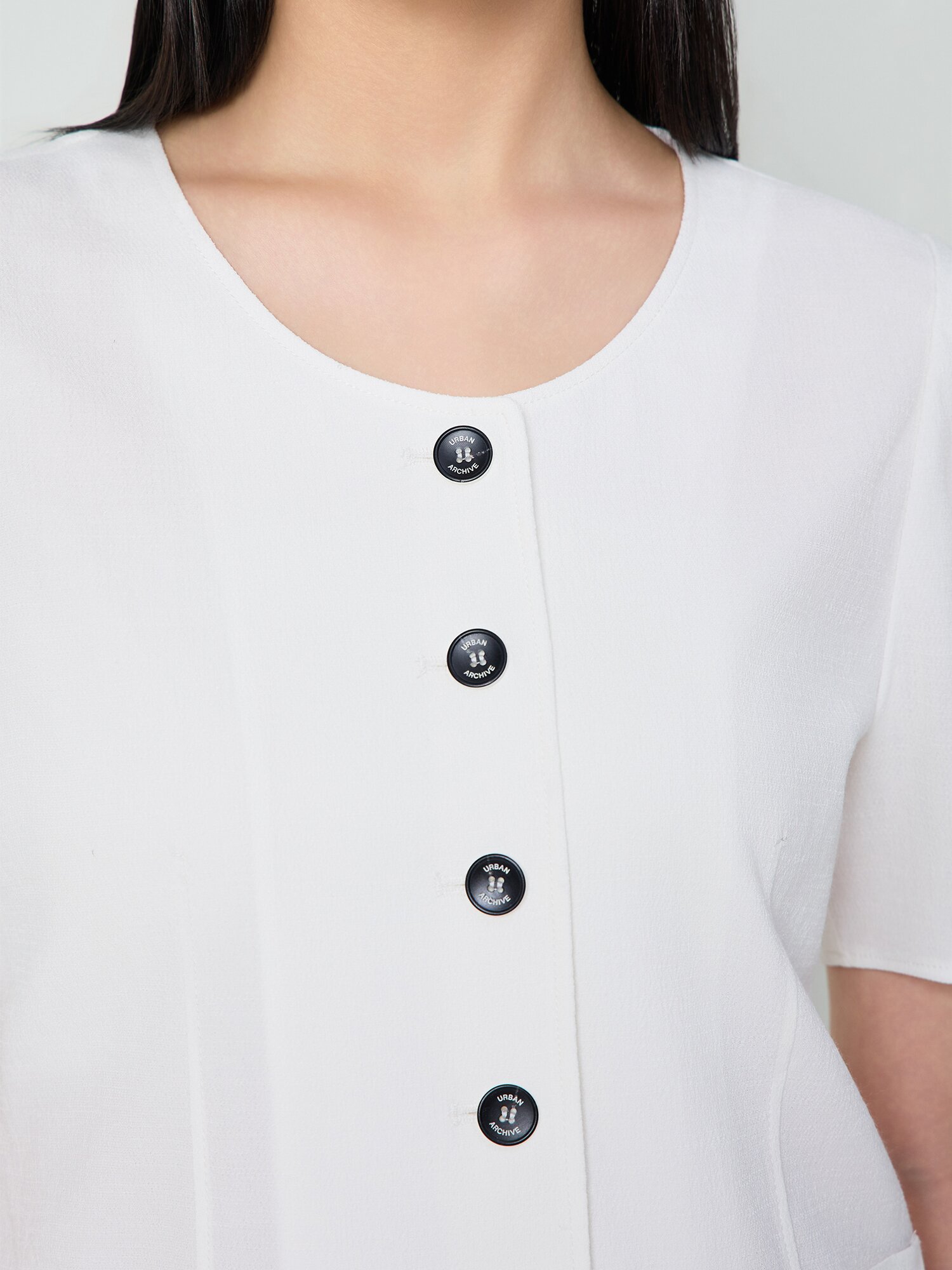 포켓 하프 슬리브 라운드넥 재킷 (WHITE)