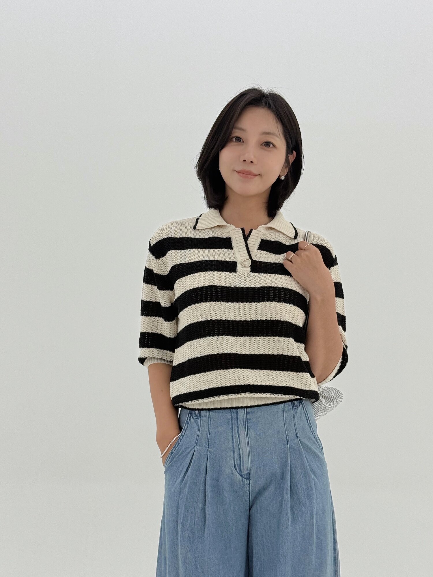 스트라이프 슬릿 칼라 풀오버 니트 (STRIPE BLACK)