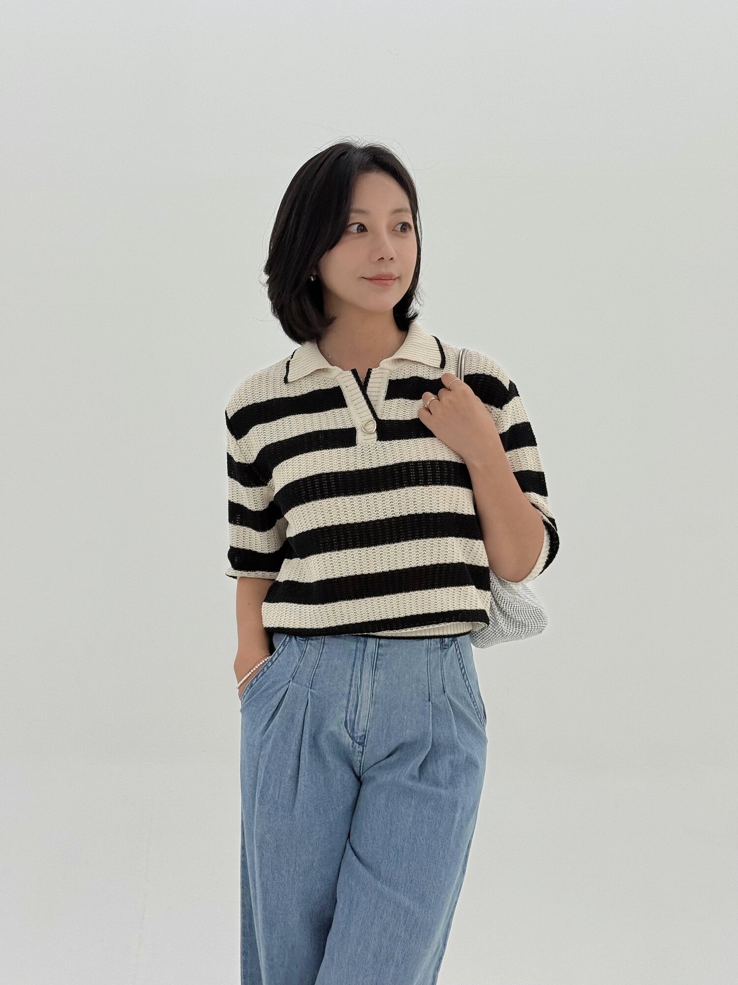 스트라이프 슬릿 칼라 풀오버 니트 (STRIPE BLACK)