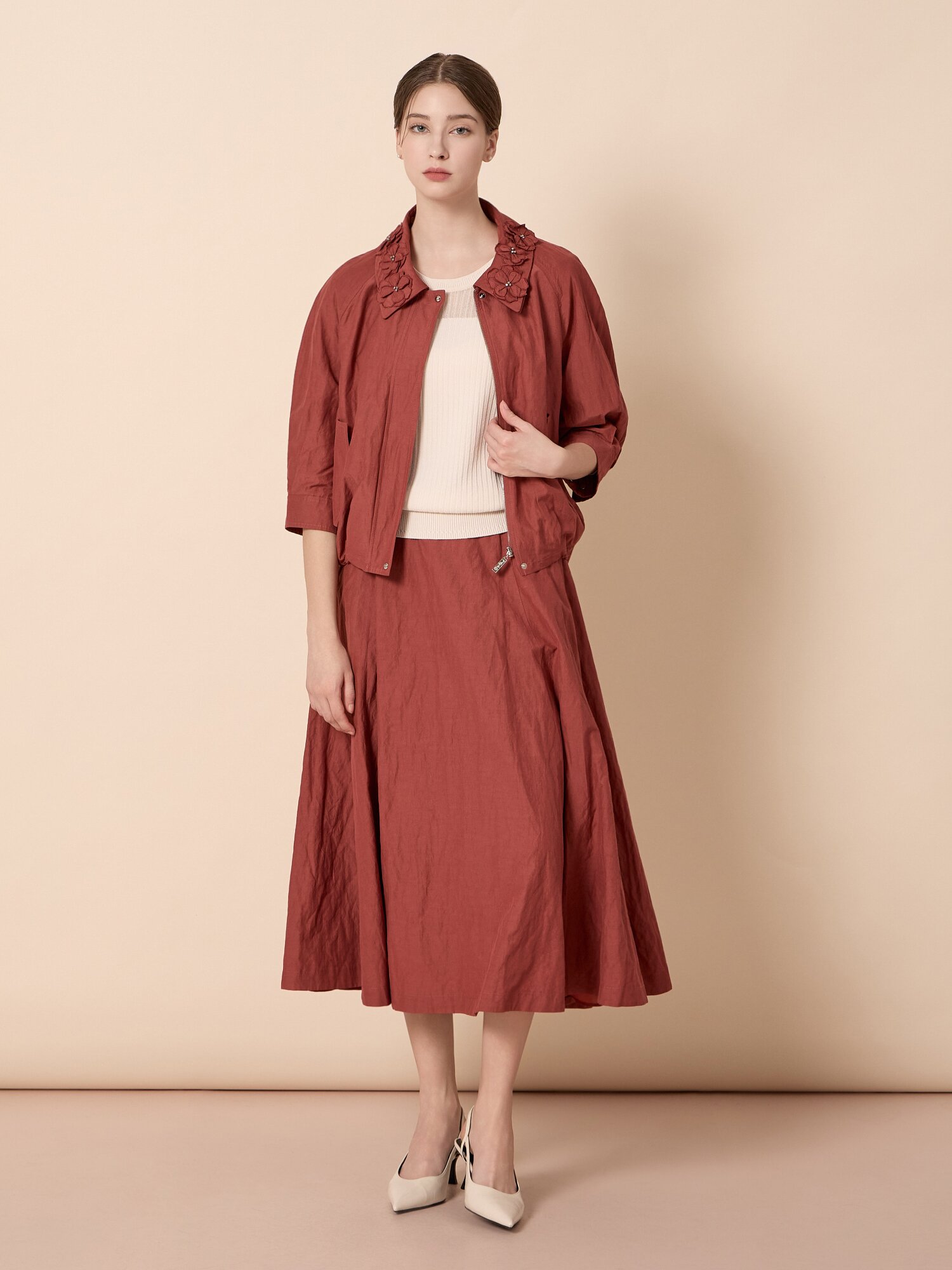 플라워 카라 미디 슬리브 집업 재킷 (BRICK)