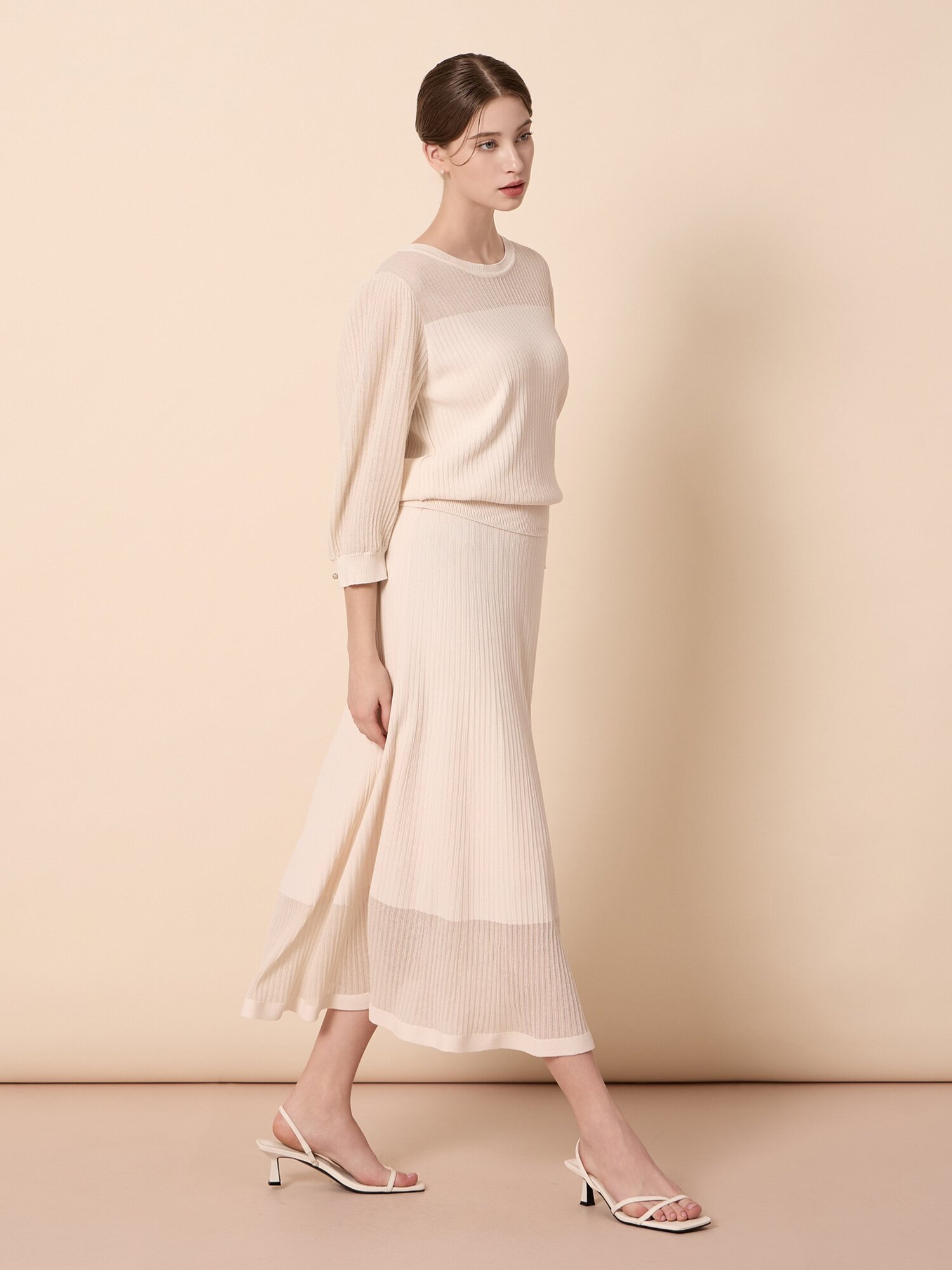 배색 라운드넥 미디 슬리브 니트 (BEIGE)