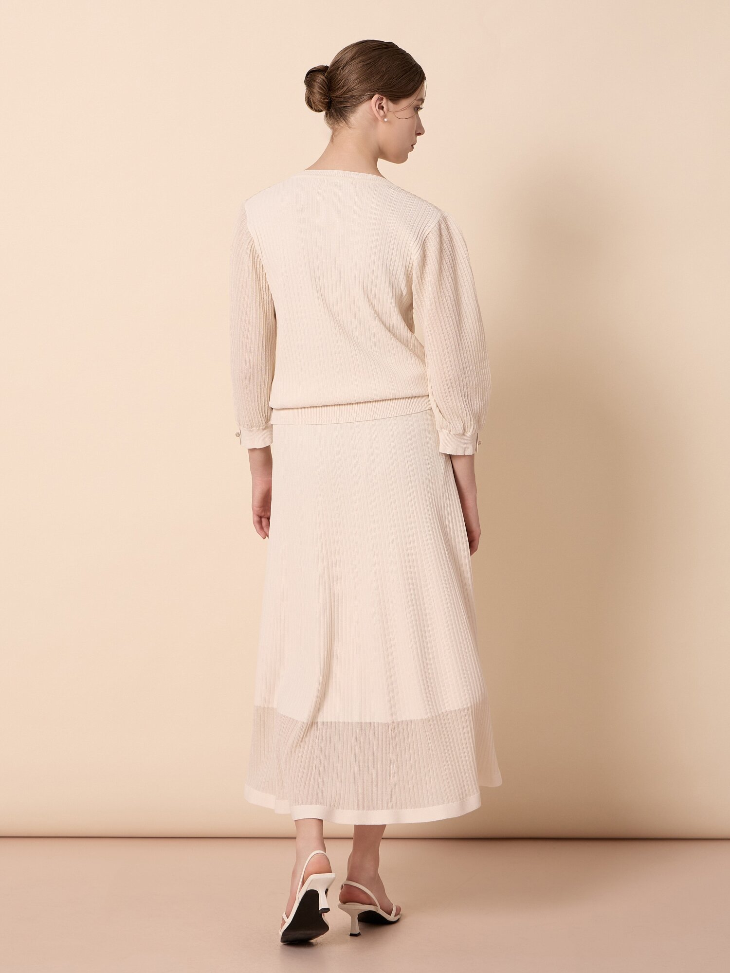 배색 라운드넥 미디 슬리브 니트 (BEIGE)