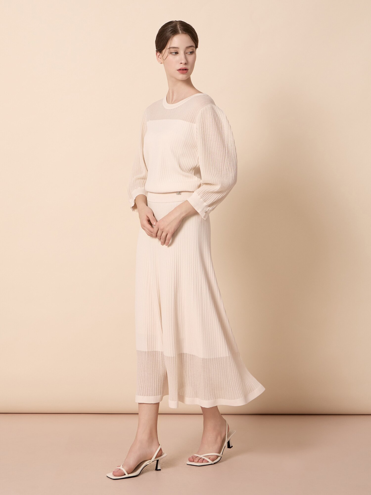 배색 라운드넥 미디 슬리브 니트 (BEIGE)