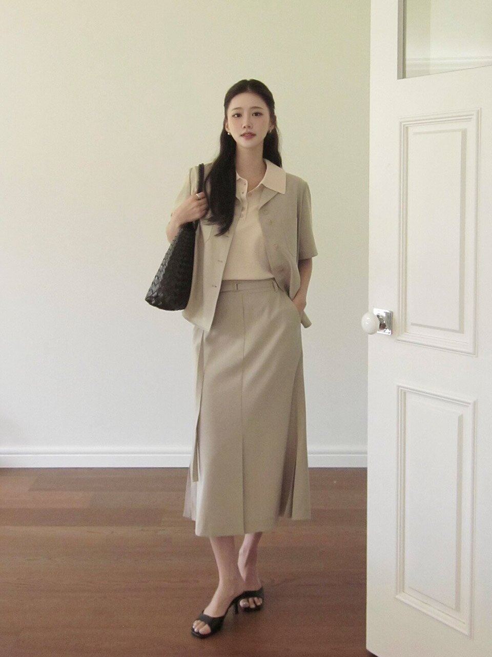 슬릿 백 밴딩 머메이드 스커트 (BEIGE)