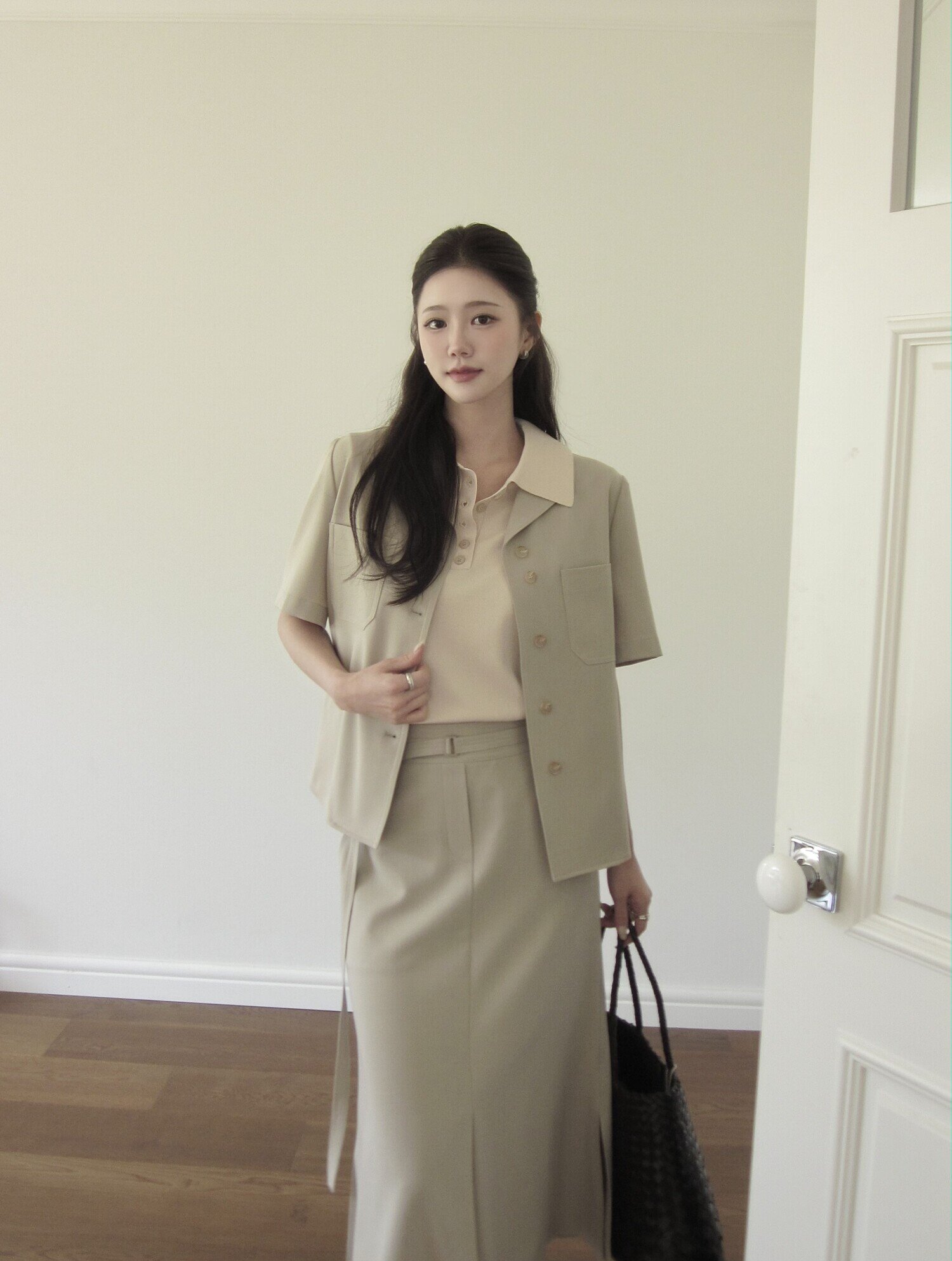 슬릿 백 밴딩 머메이드 스커트 (BEIGE)