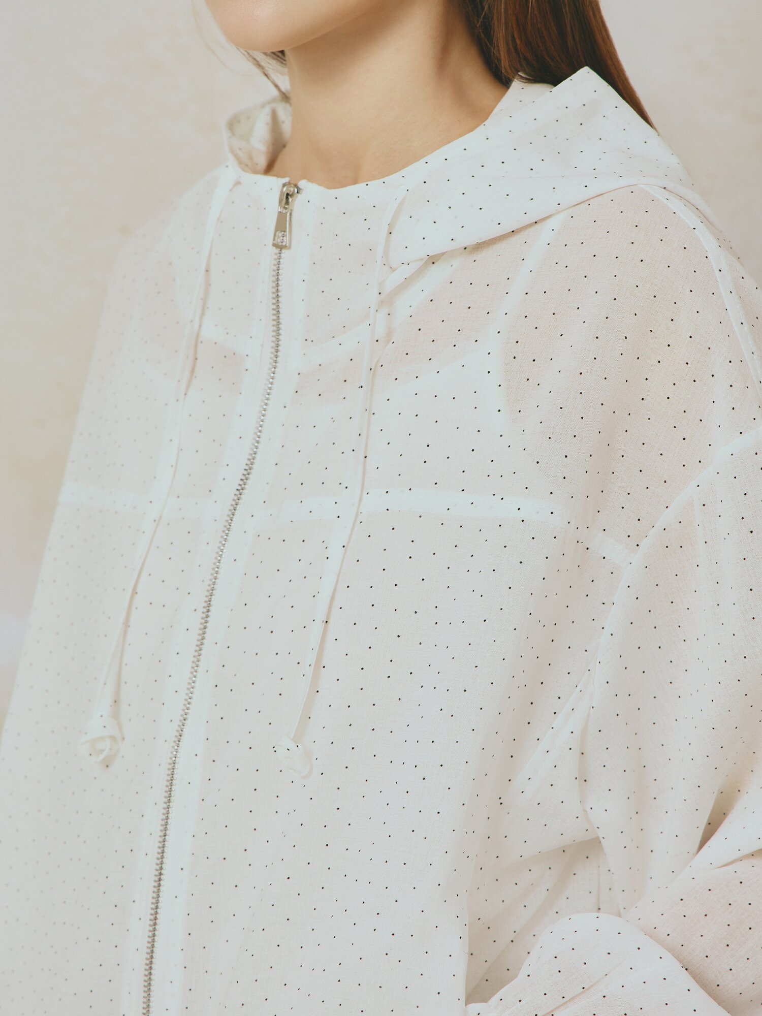 도트 패턴 후드넥 스트링 집업 점퍼 (WHITE)