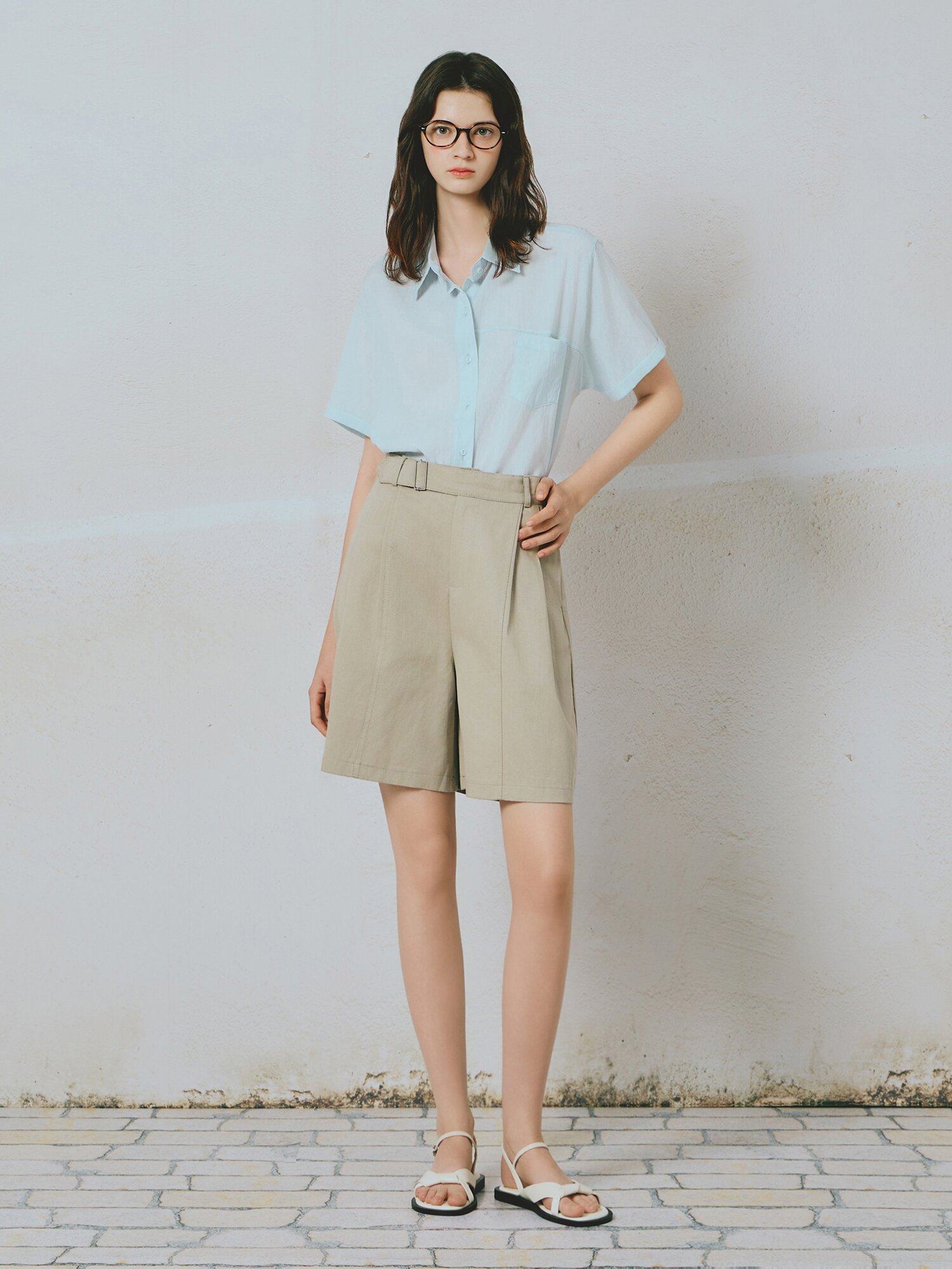 투 턱 벨티드 와이드핏 숏 팬츠 (BEIGE)