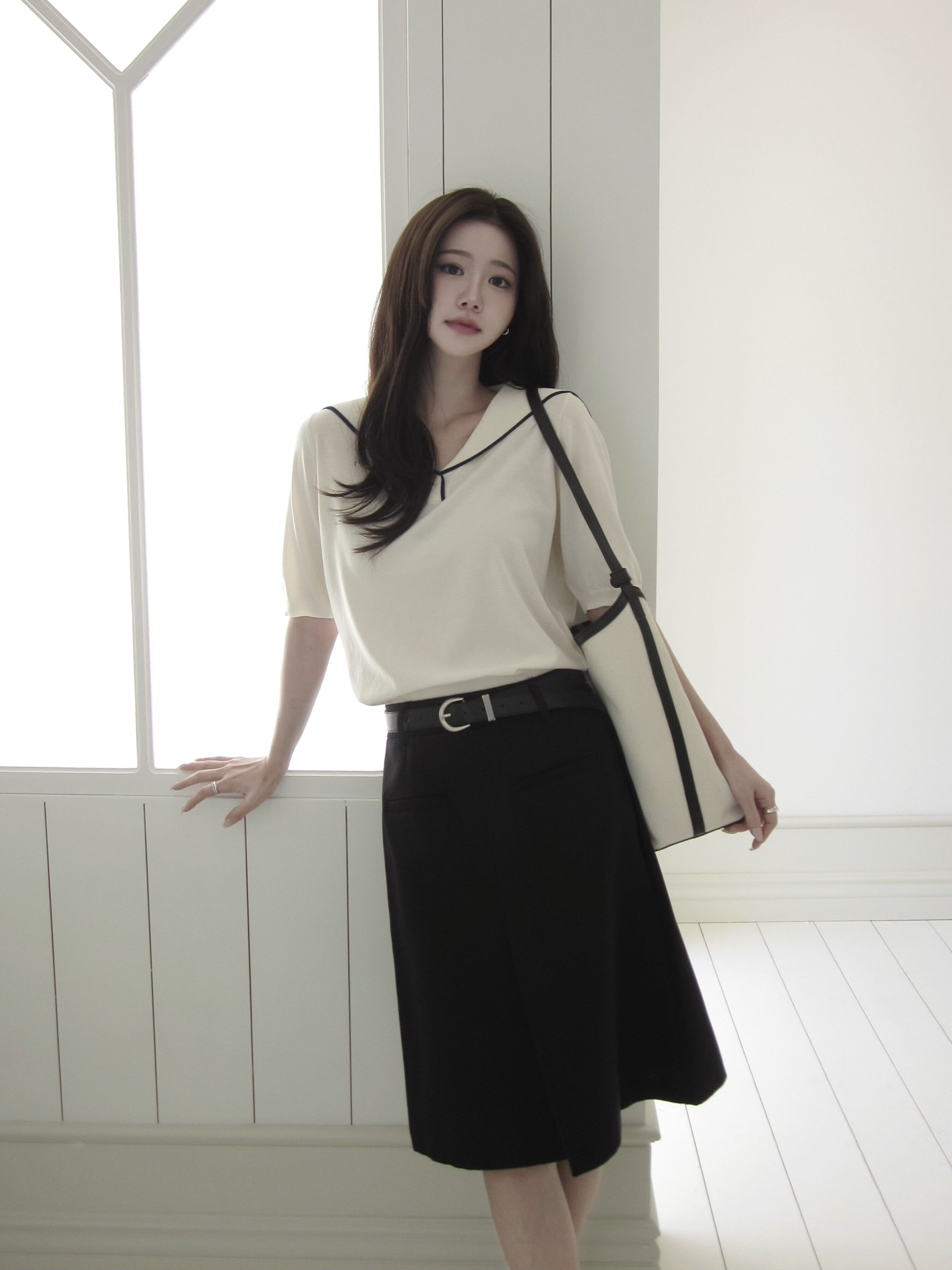 인버티드 플리츠 A라인 스커트 (BLACK)