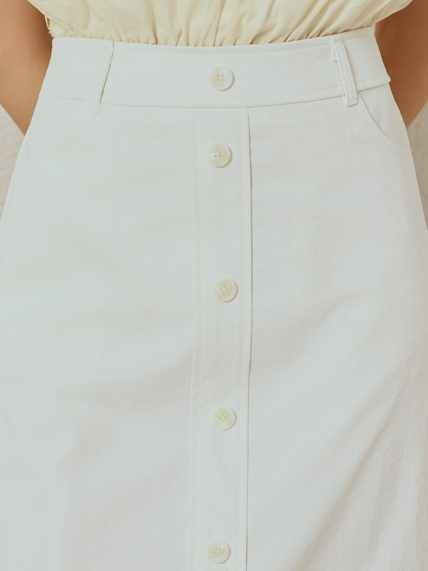 버튼 포인트 H라인 스커트 (IVORY)