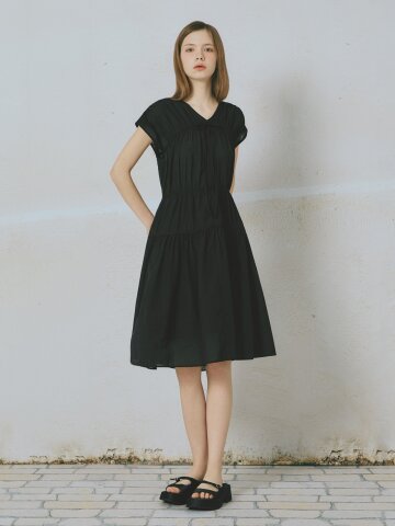 셔링 플레어 티어드 롱 원피스 