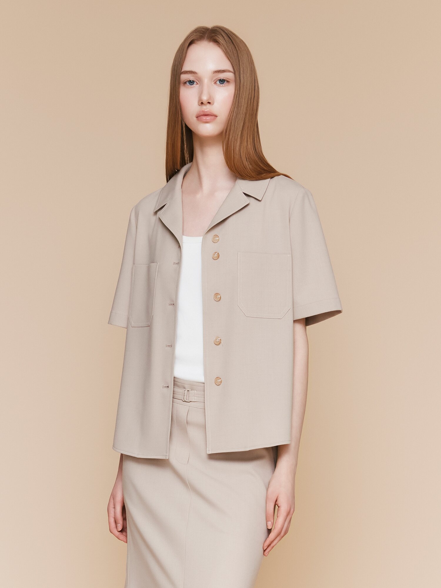 루즈핏 포켓 오픈 칼라 블라우스 (BEIGE)