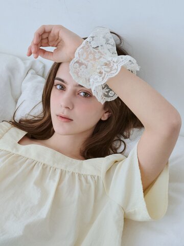 Lace bloom scrunchie - Ivory