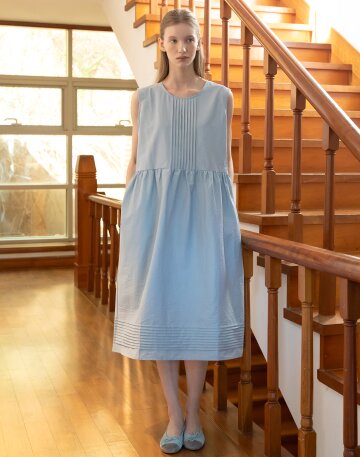 Sleeveless round-neck pintuck dress_2color