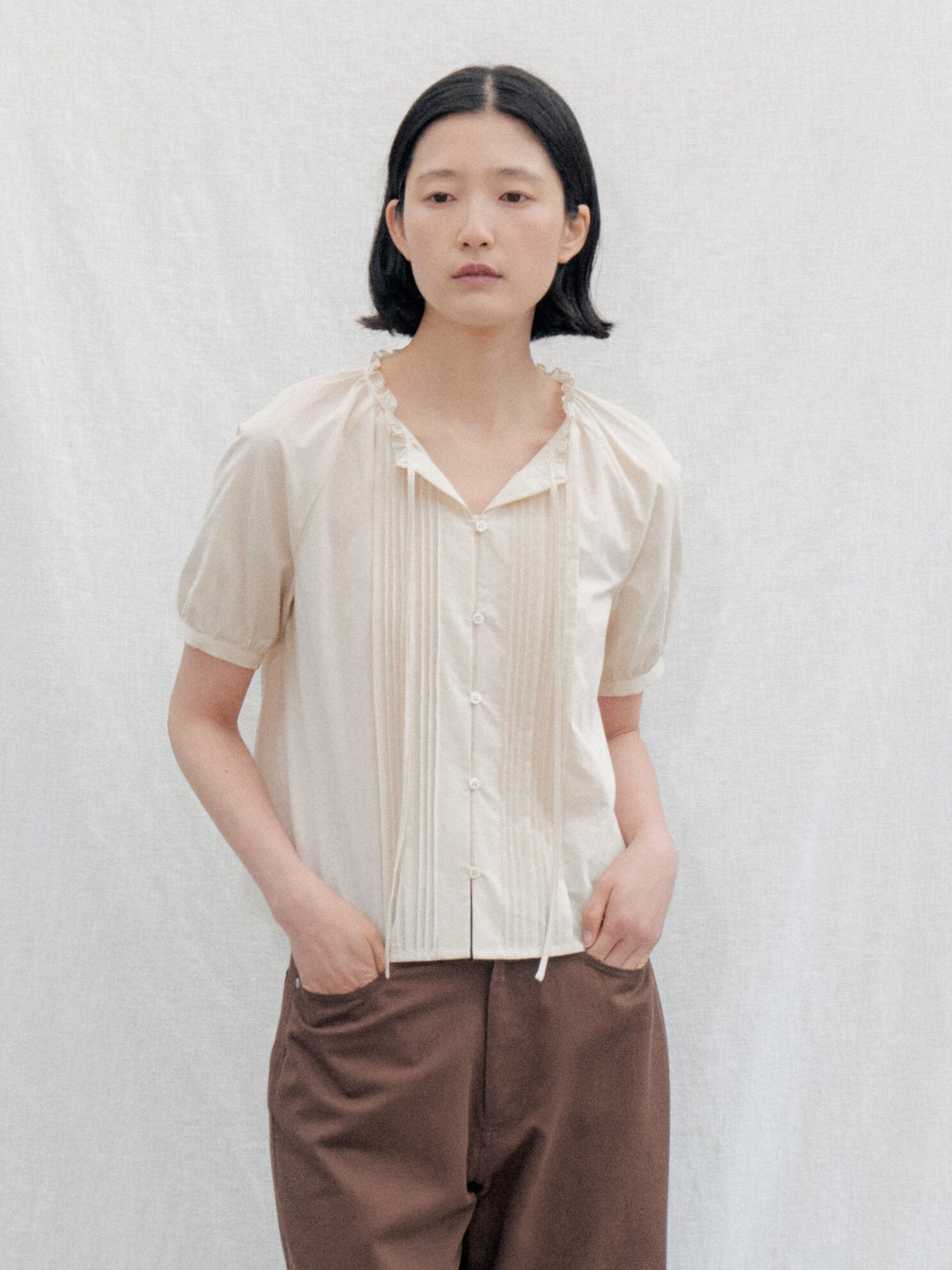 Pintuck Strap Half Sleeve Blouse_LIGHT BEIGE