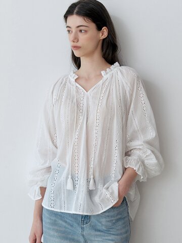 EYELET PUNCHING SHIRRING BLOUSE (IV)
