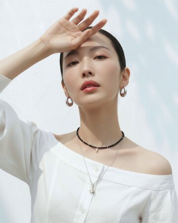 Vase Form Necklace 베이스 폼 네크리스