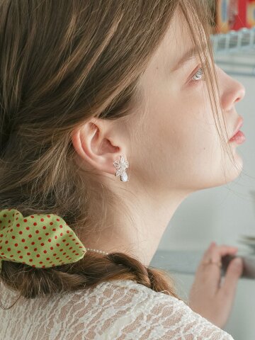 DD_Crystal bow drop earrings_SILVER