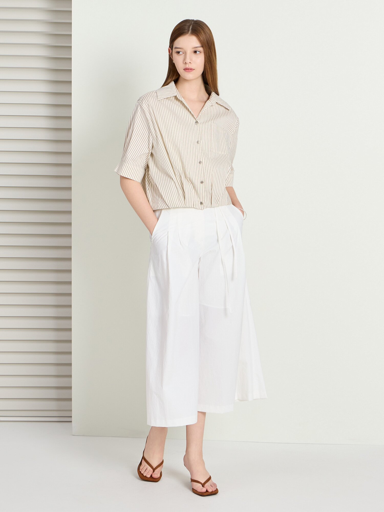 벨트 백 밴딩 퀼로트 크롭 팬츠 (WHITE)