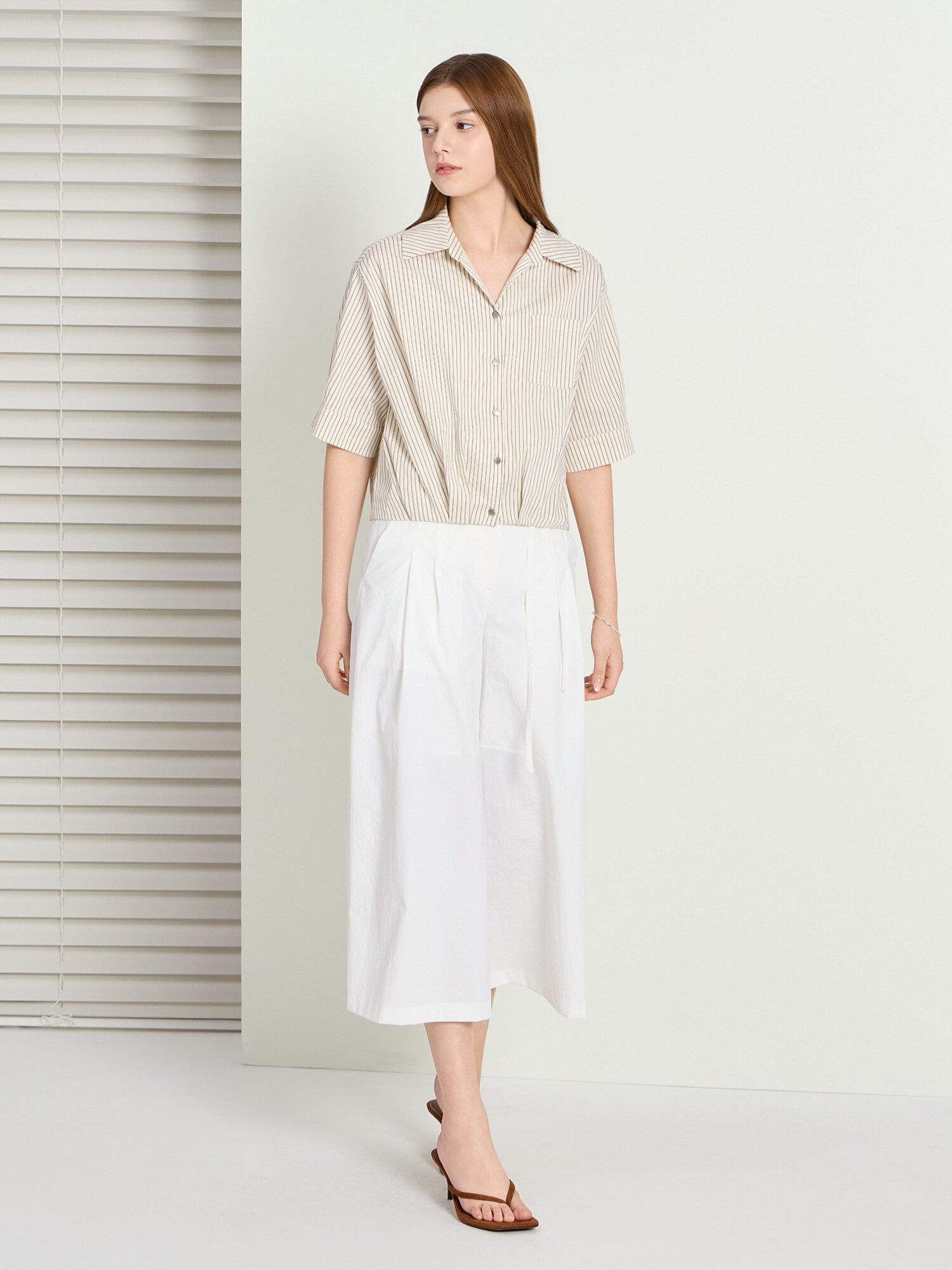 벨트 백 밴딩 퀼로트 크롭 팬츠 (WHITE)