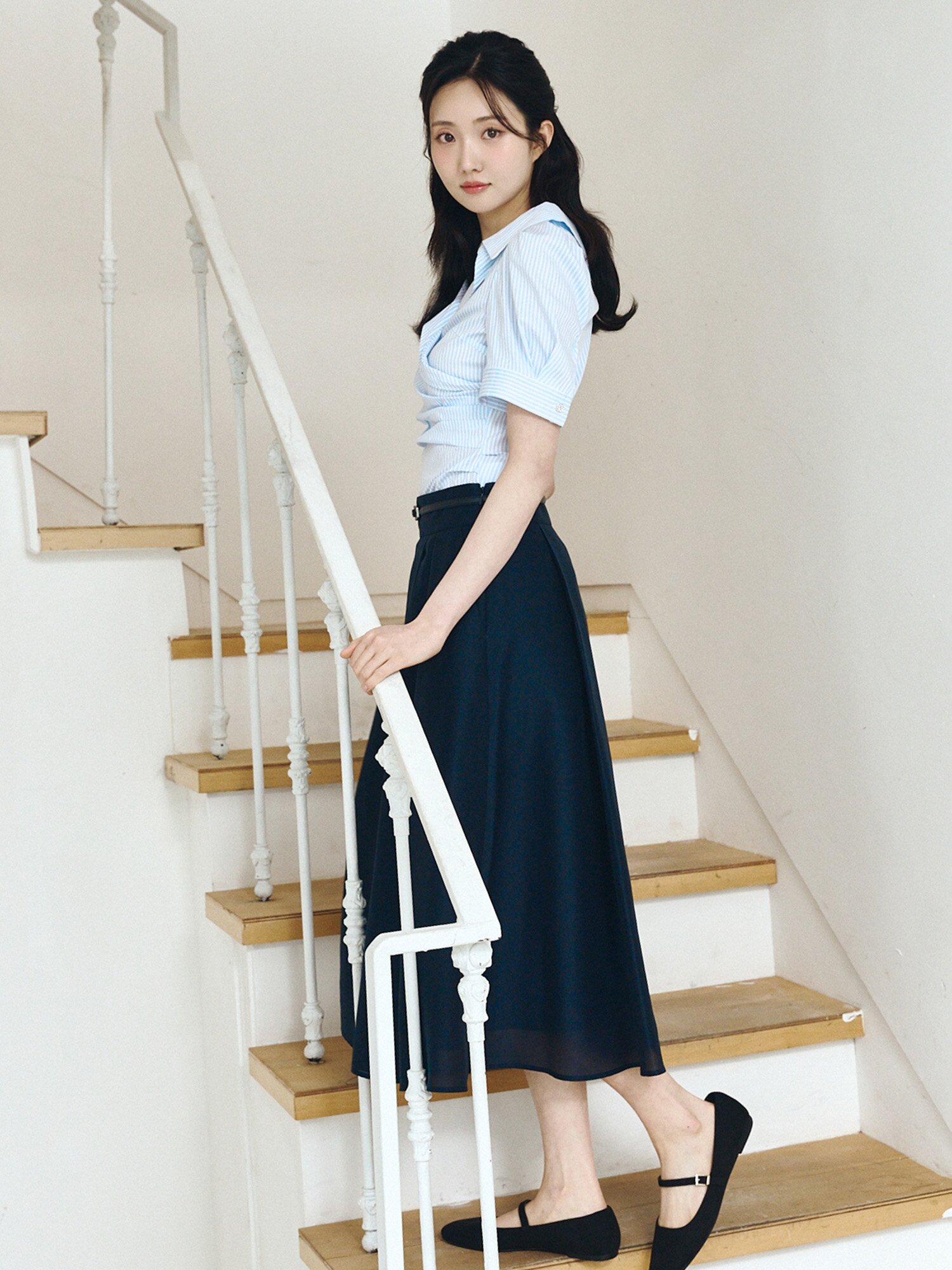 벨티드 새틴 플레어 스커트 (NAVY)