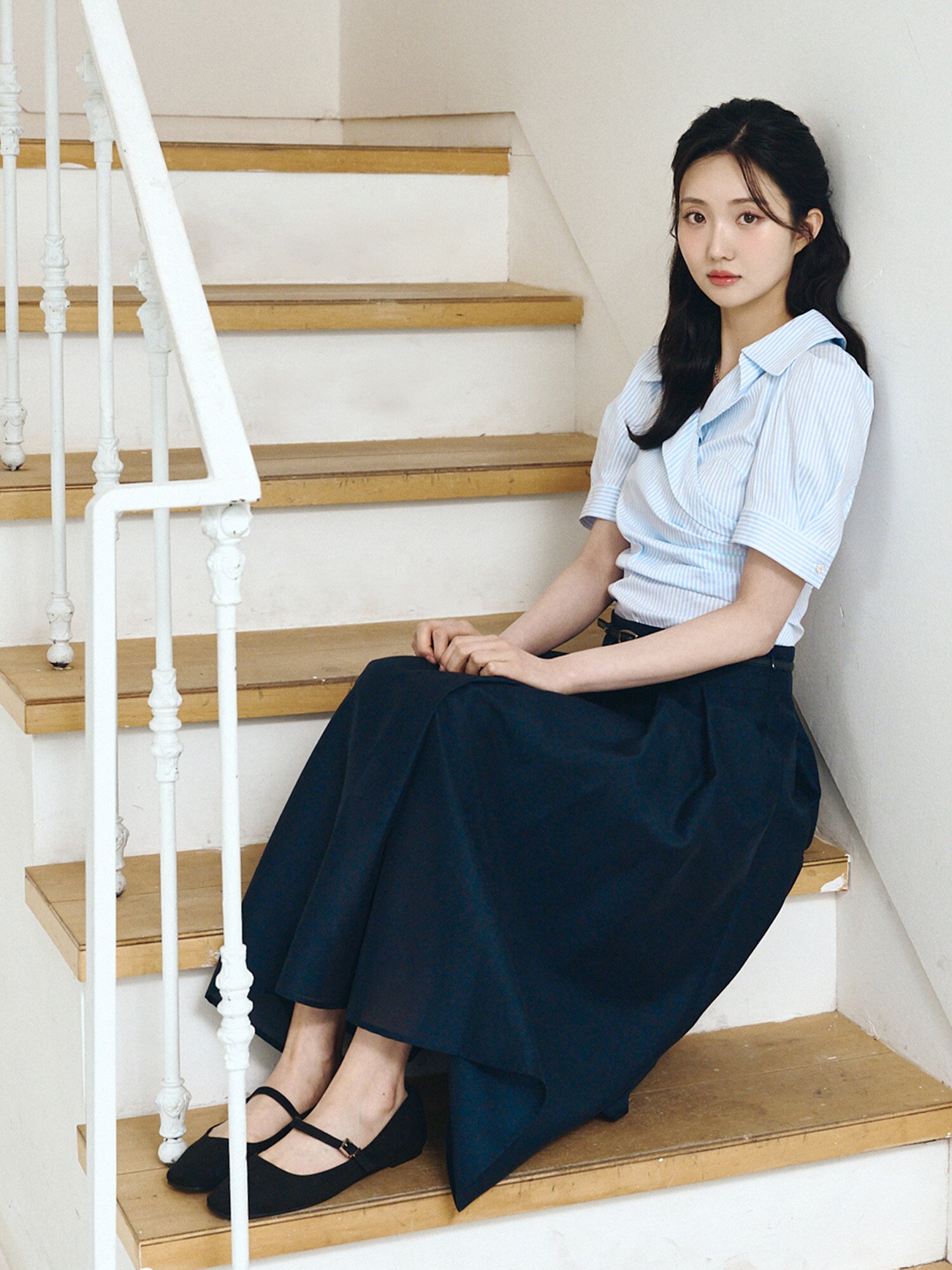 벨티드 새틴 플레어 스커트 (NAVY)