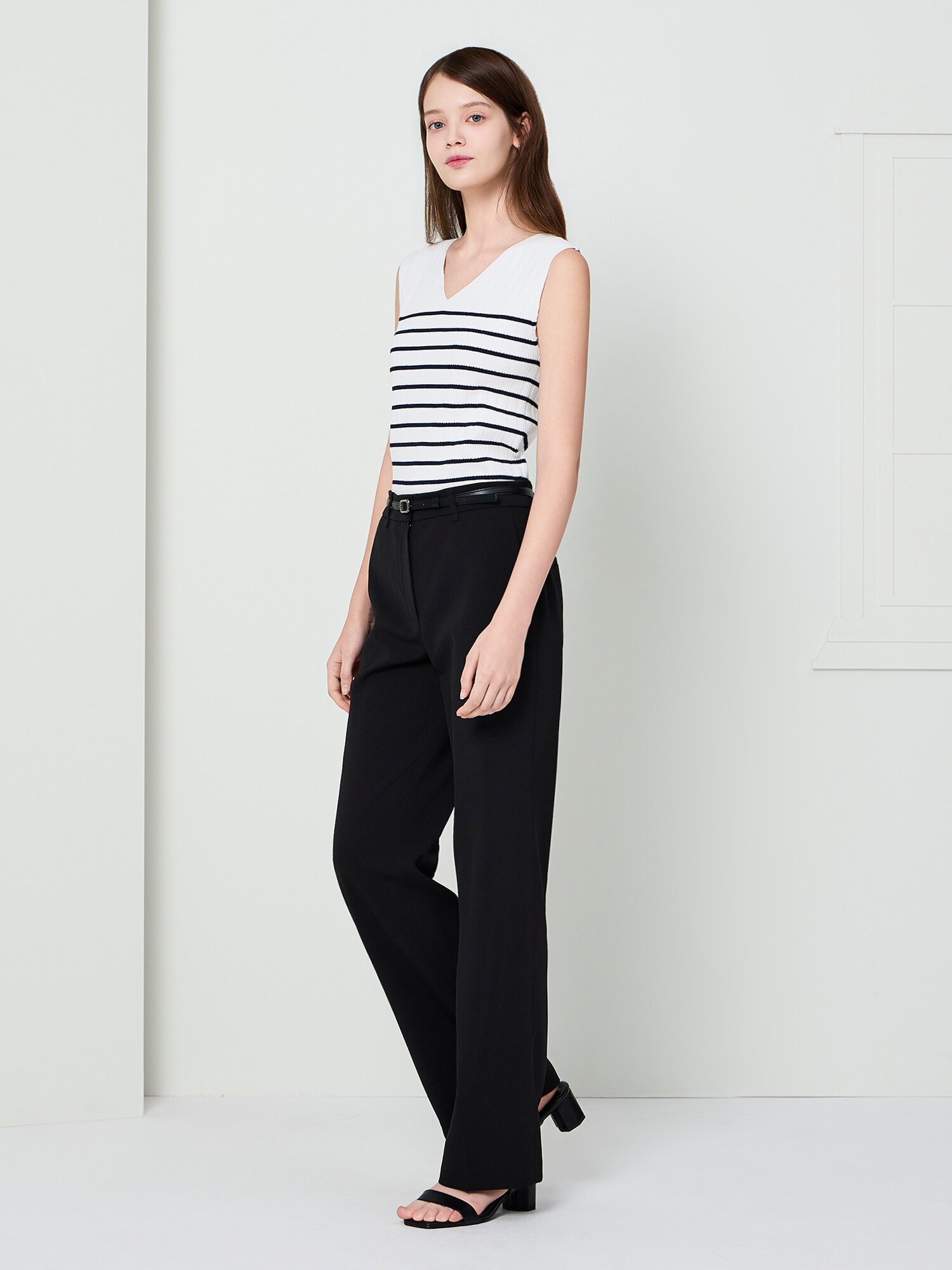 벨티드 슬림 세미 부츠컷 팬츠 (BLACK)