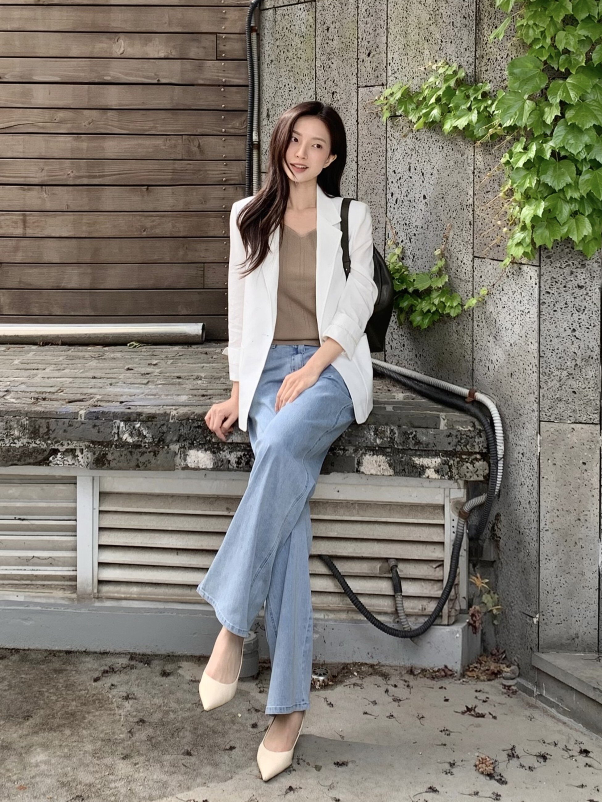 사선 포켓 세미 와이드 데님 팬츠 (LIGHT BLUE)