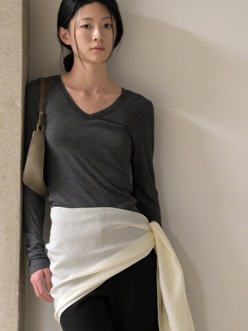 SOFT V-NECK LONG SLEEVE T GREY