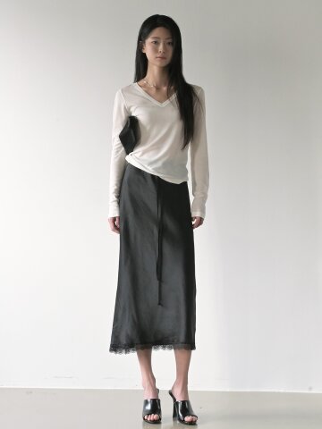 SATIN H LINE MIDI SKIRT BLACK