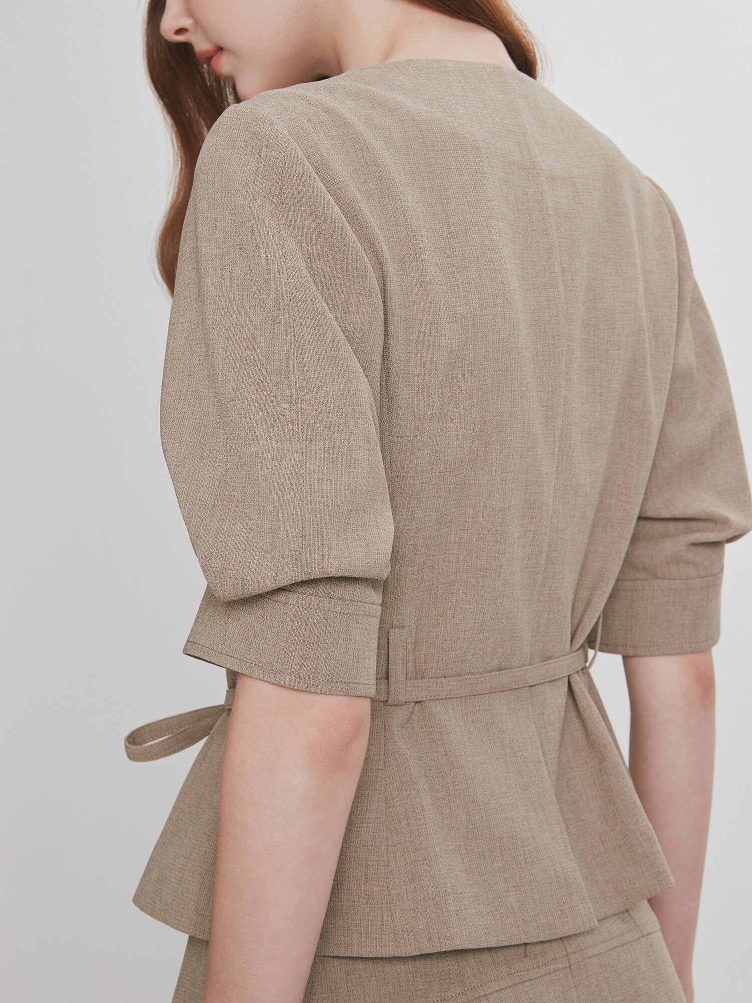포멀 볼륨 슬리브 브이넥 재킷 (KHAKI)