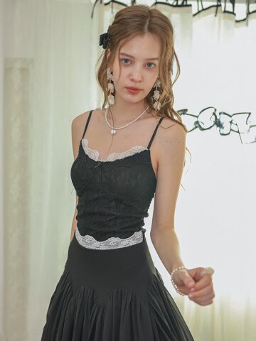 LB_Romantic lace trim sleeveless top_BLACK