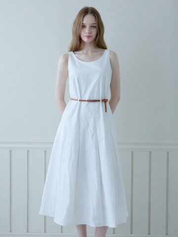 DEMURE PLEATED LONG DRESS_WHITE