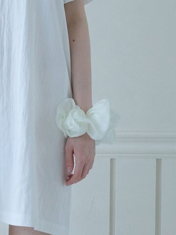 TENDER WRINKLE SCRUNCH_IVORY