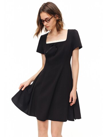 AR_Lace trim square neck dress