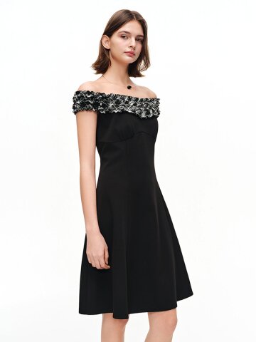 AR_Ruffled off-shoulder dress
