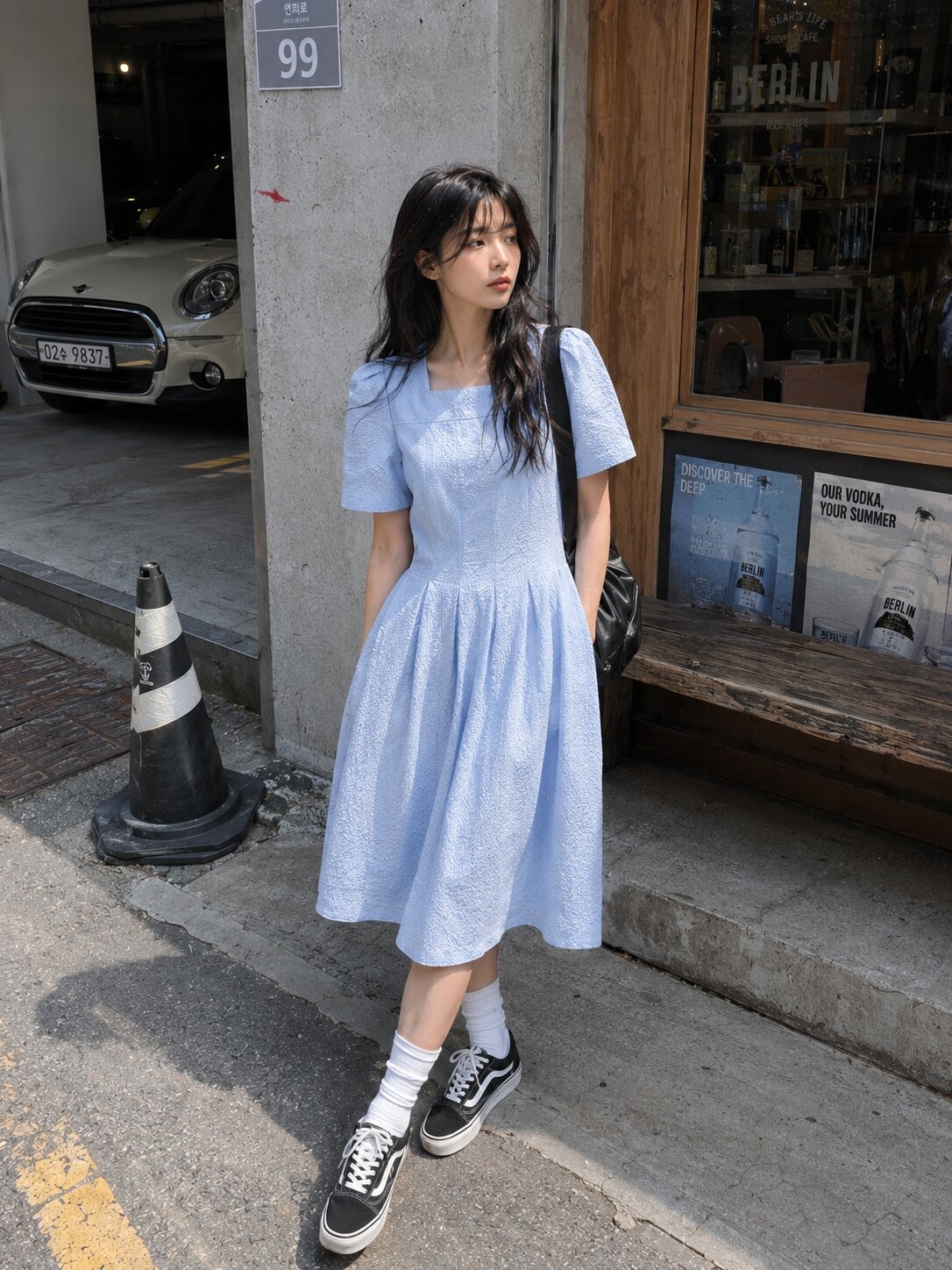 텍스처 스퀘어넥 플레어 원피스 (LIGHT BLUE)