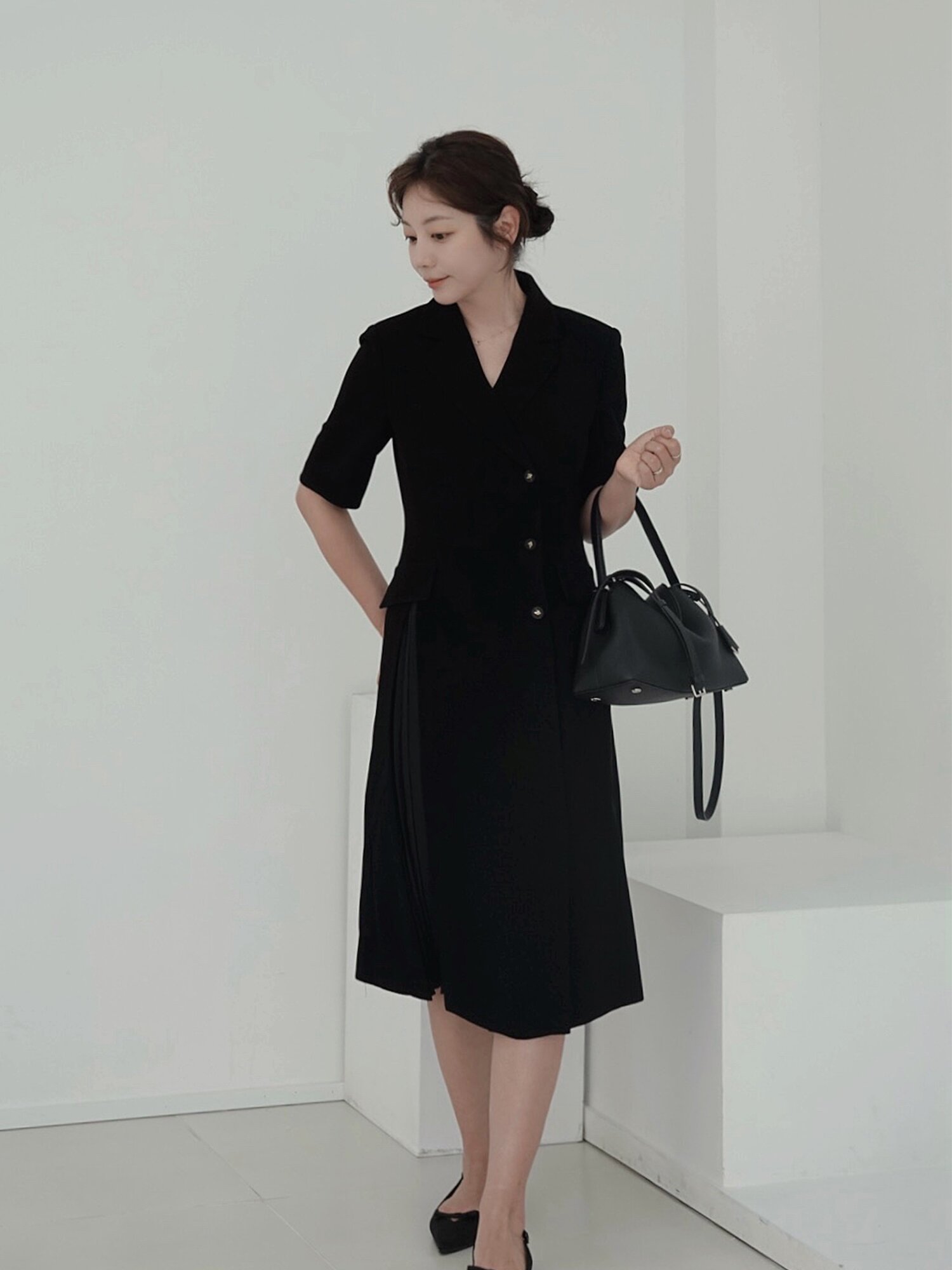 플리츠 배색 테일러드 원피스 (BLACK)