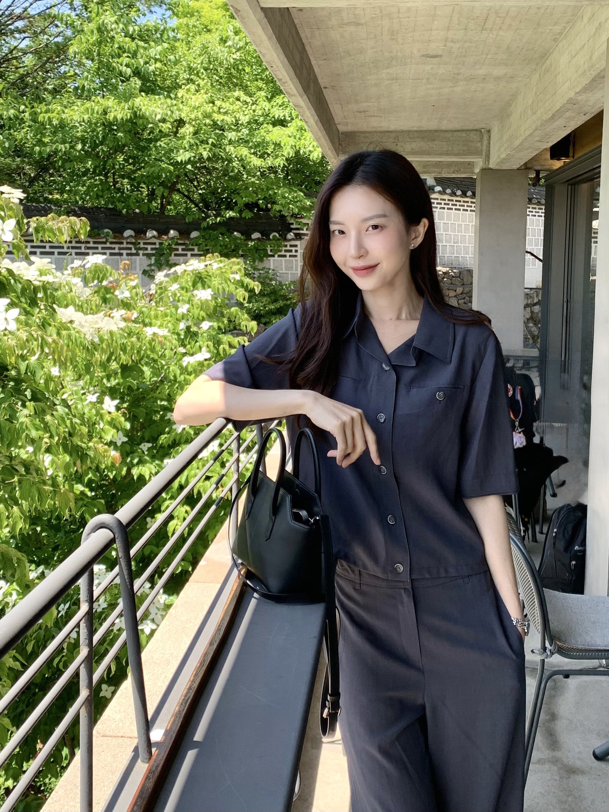 스티치 포켓 백 밴딩 와이드 팬츠 (DARK GREY)
